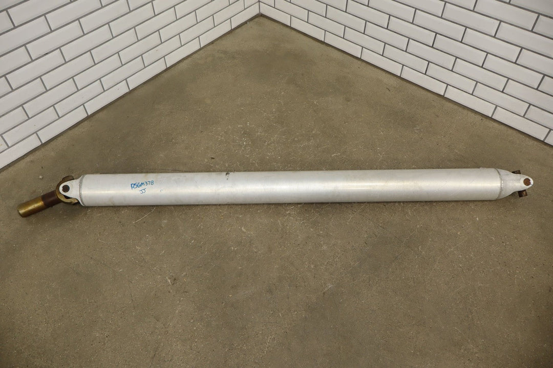 2005 GMC Sierra 2500 Aluminum Rear Drive Shaft