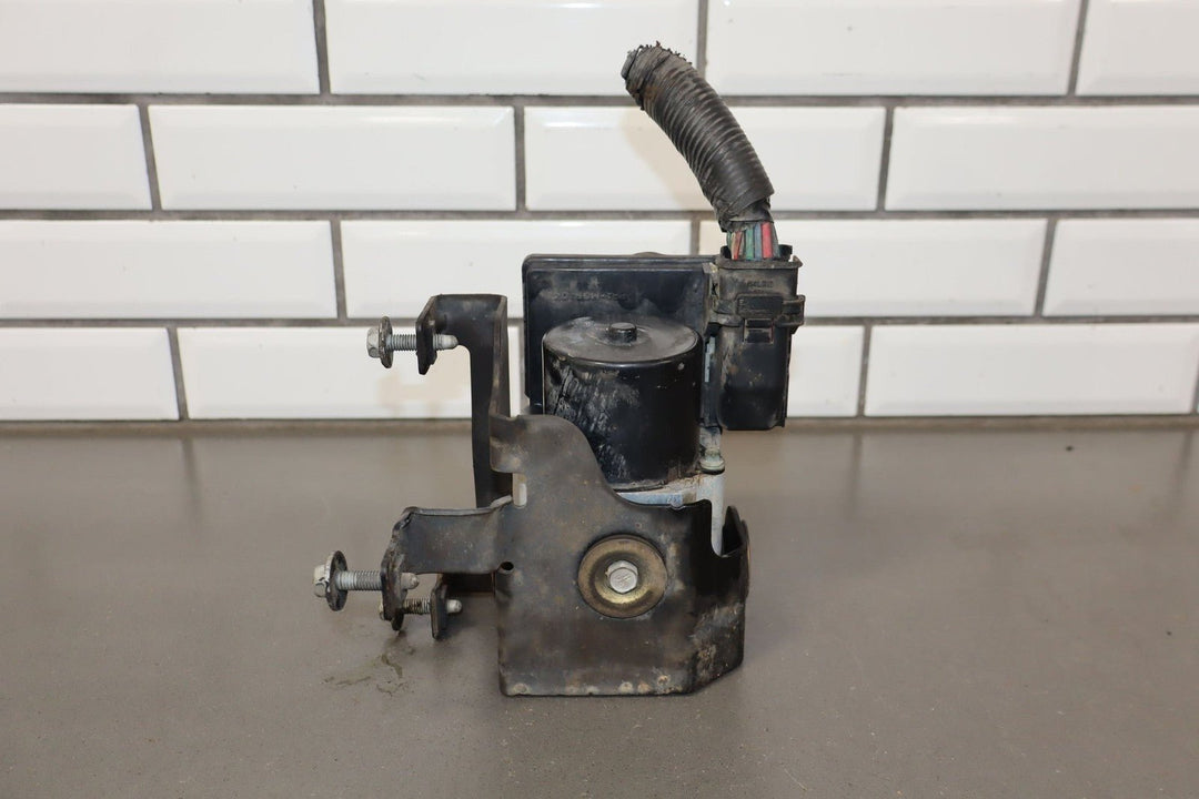 2005 GMC Yukon Denali ABS Pump Module Assembly 19368153 Genuine