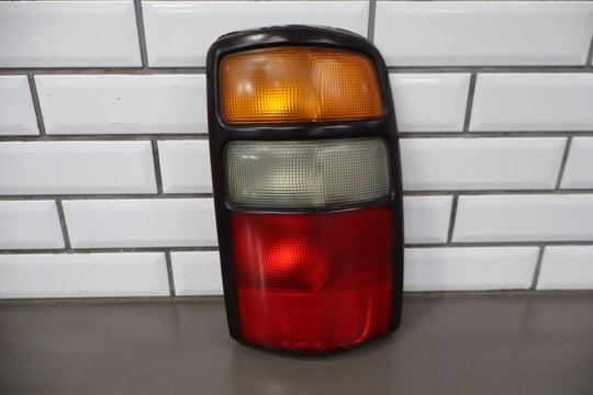2005 GMC Yukon GMT800 Tail Light Set Left Right OEM