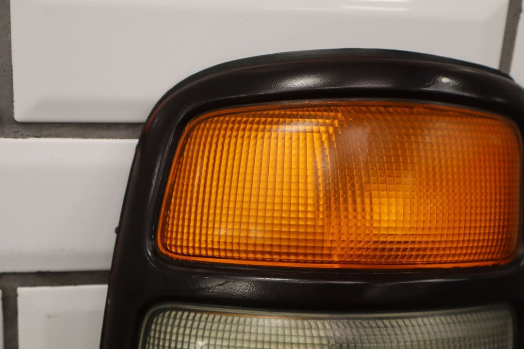 2005 GMC Yukon GMT800 Tail Light Set Left Right OEM