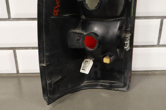 2005 GMC Yukon GMT800 Tail Light Set Left Right OEM