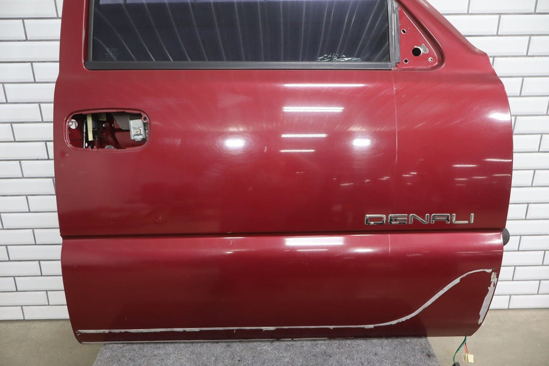 2005 GMC Yukon Right Front Door Red 63U 15017224
