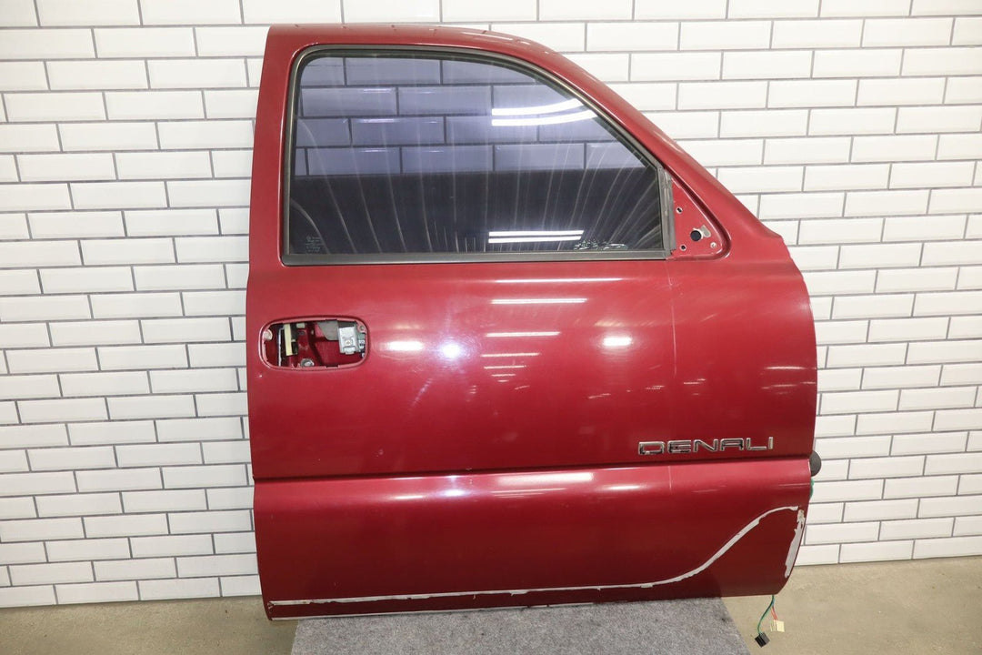 2005 GMC Yukon Right Front Door Red 63U 15017224