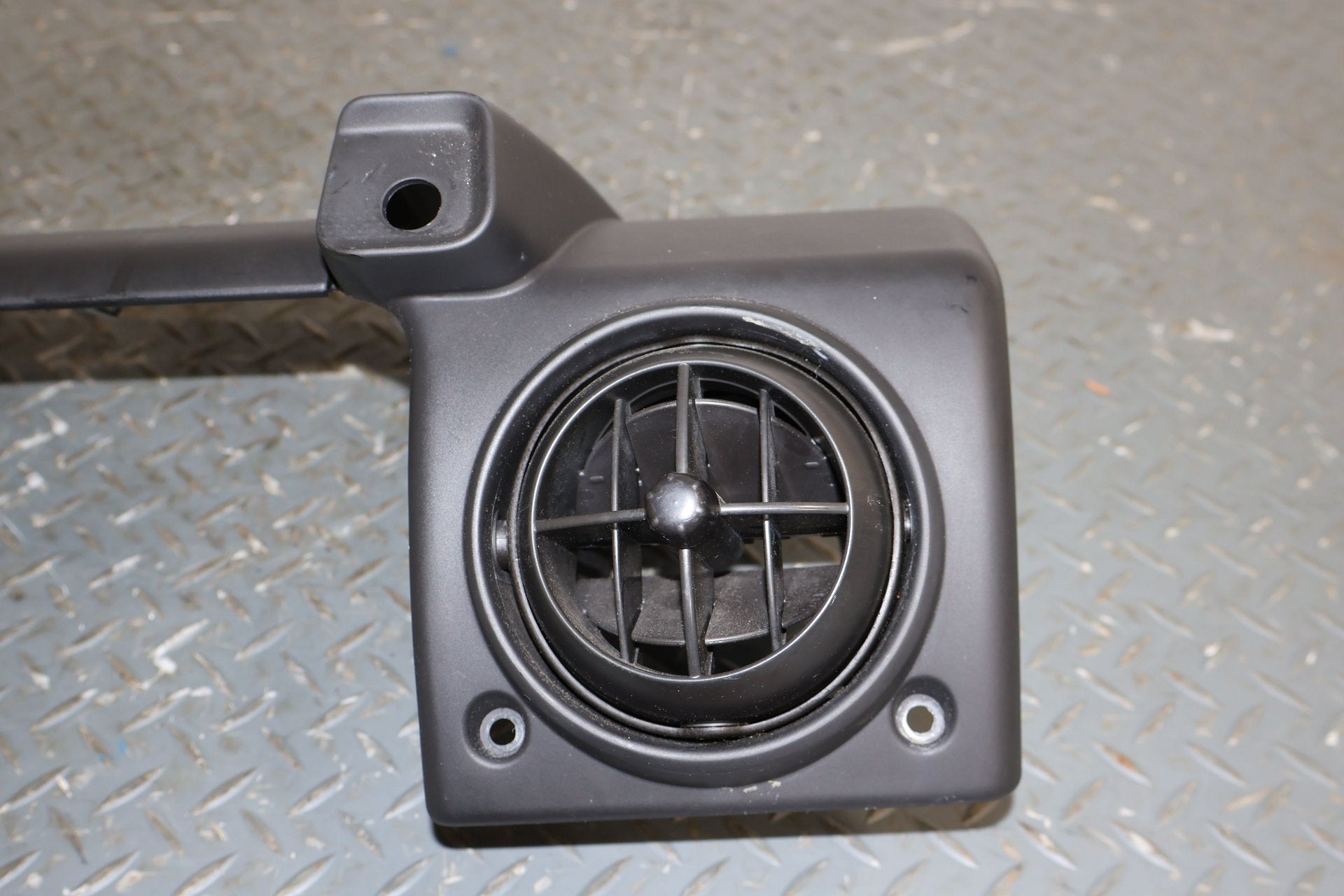2005 Hummer H2- Dash Vent