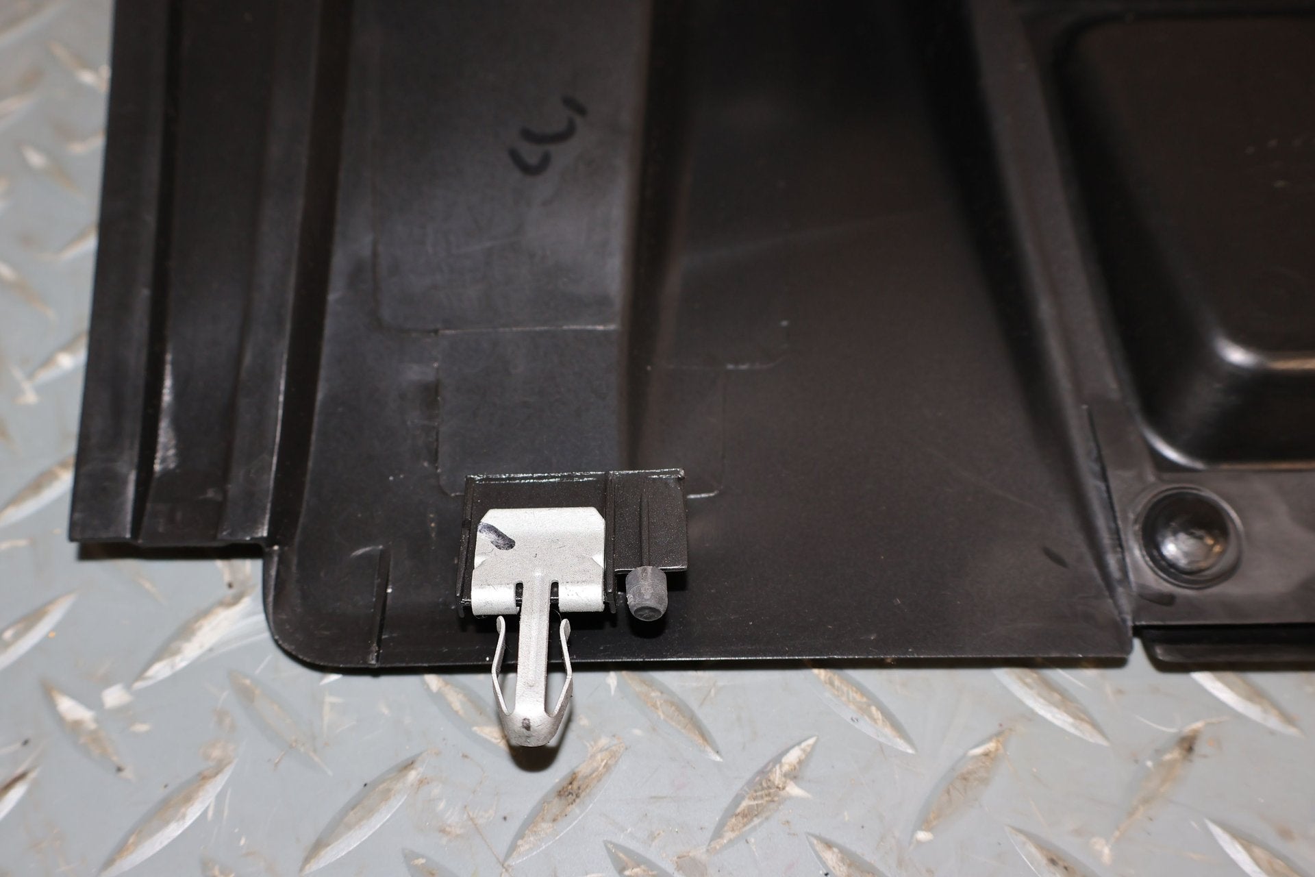 2005 Hummer H2- Dash Vent