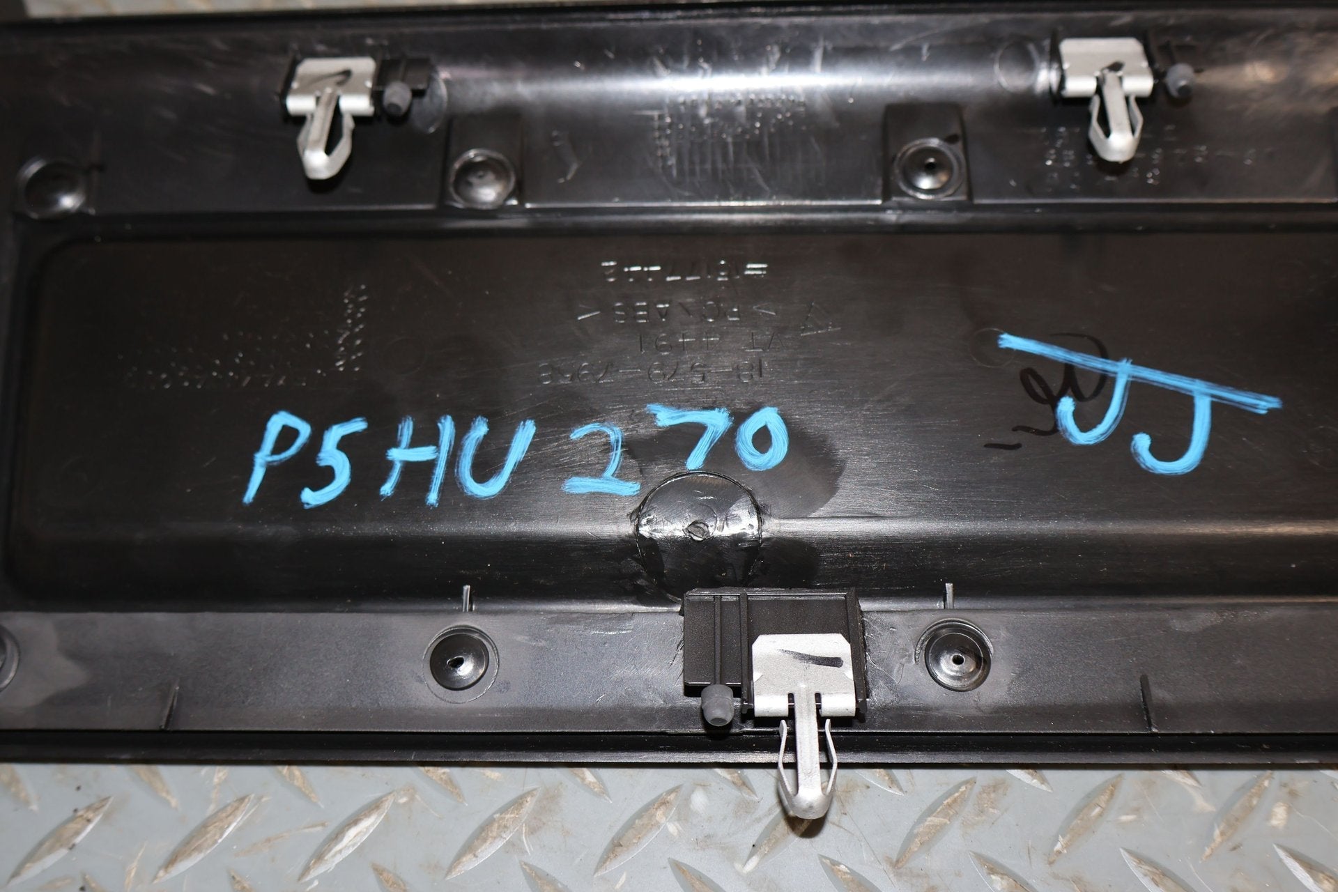 2005 Hummer H2- Dash Vent