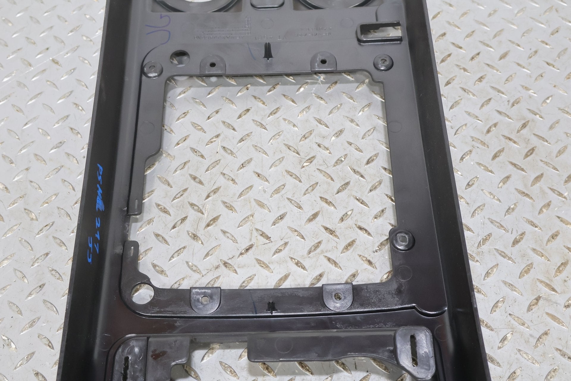 2005 Hummer H2- Front Console
