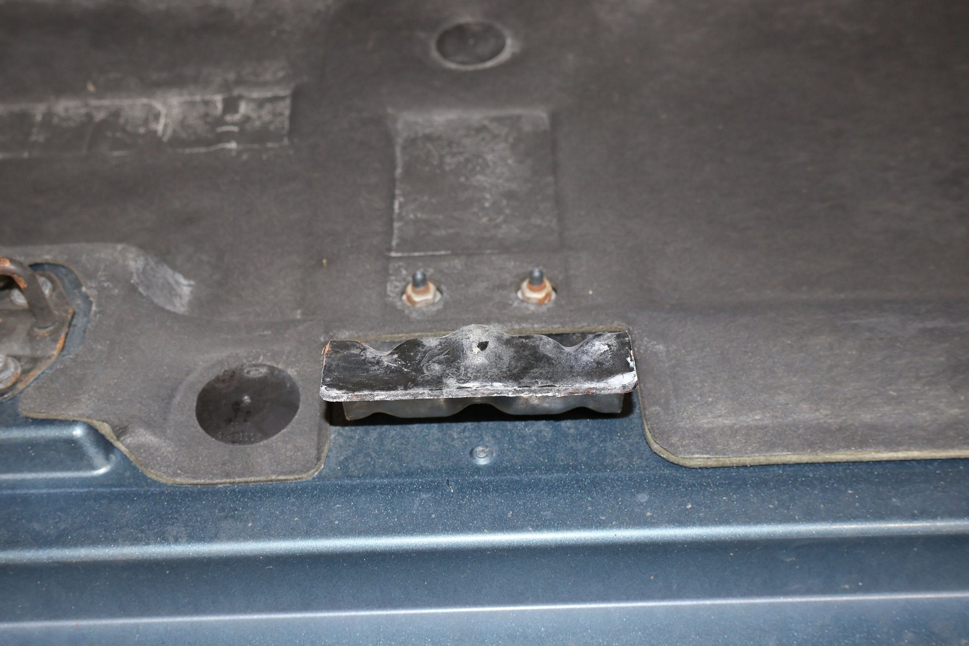 2005 Hummer H2- Hood