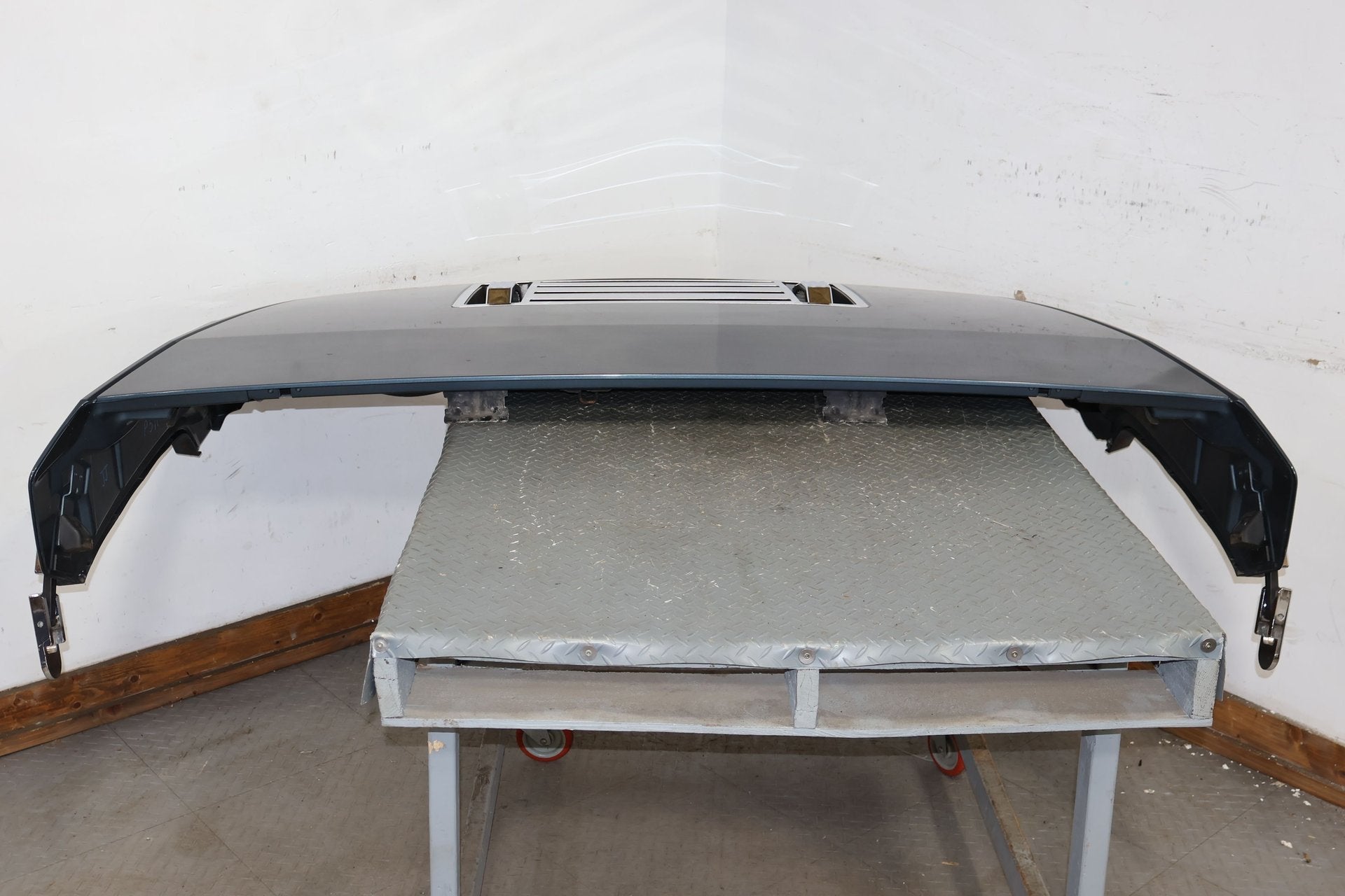 2005 Hummer H2- Hood