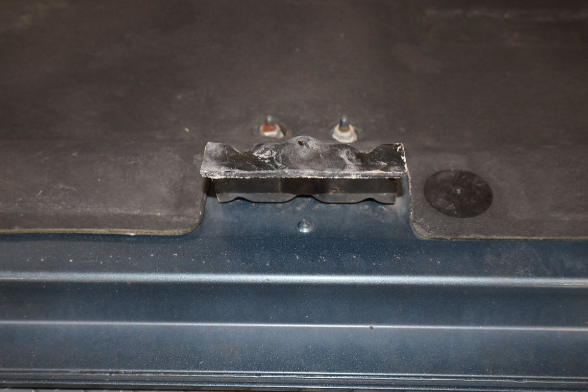 2005 Hummer H2- Hood