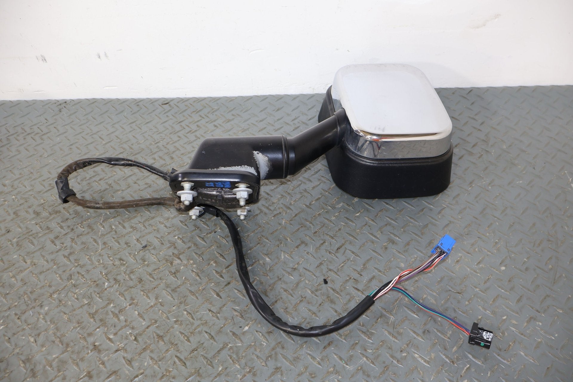 2005 Hummer H2- Right Door Mirror