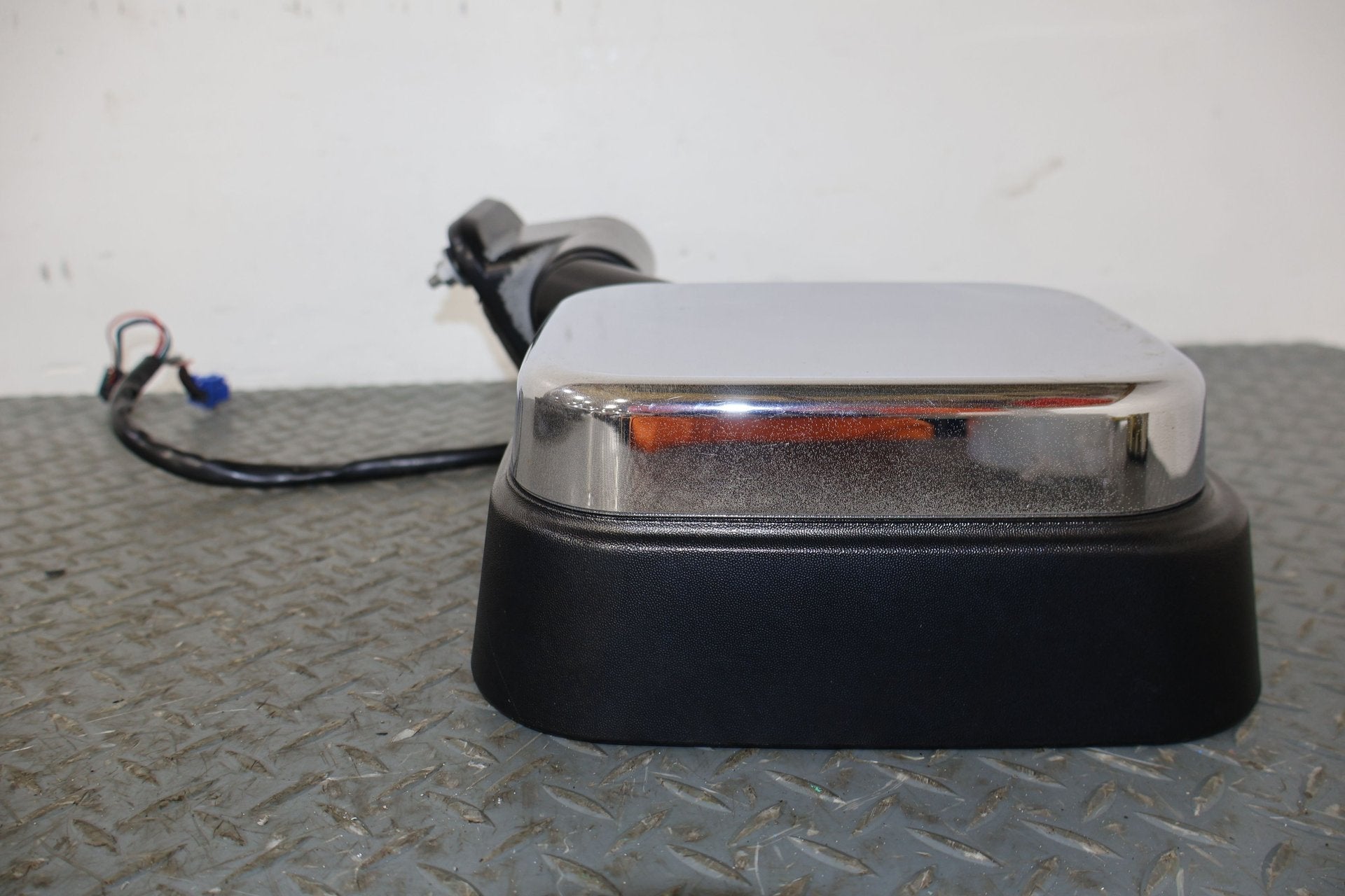 2005 Hummer H2- Right Door Mirror