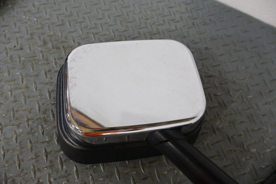 2005 Hummer H2- Right Door Mirror