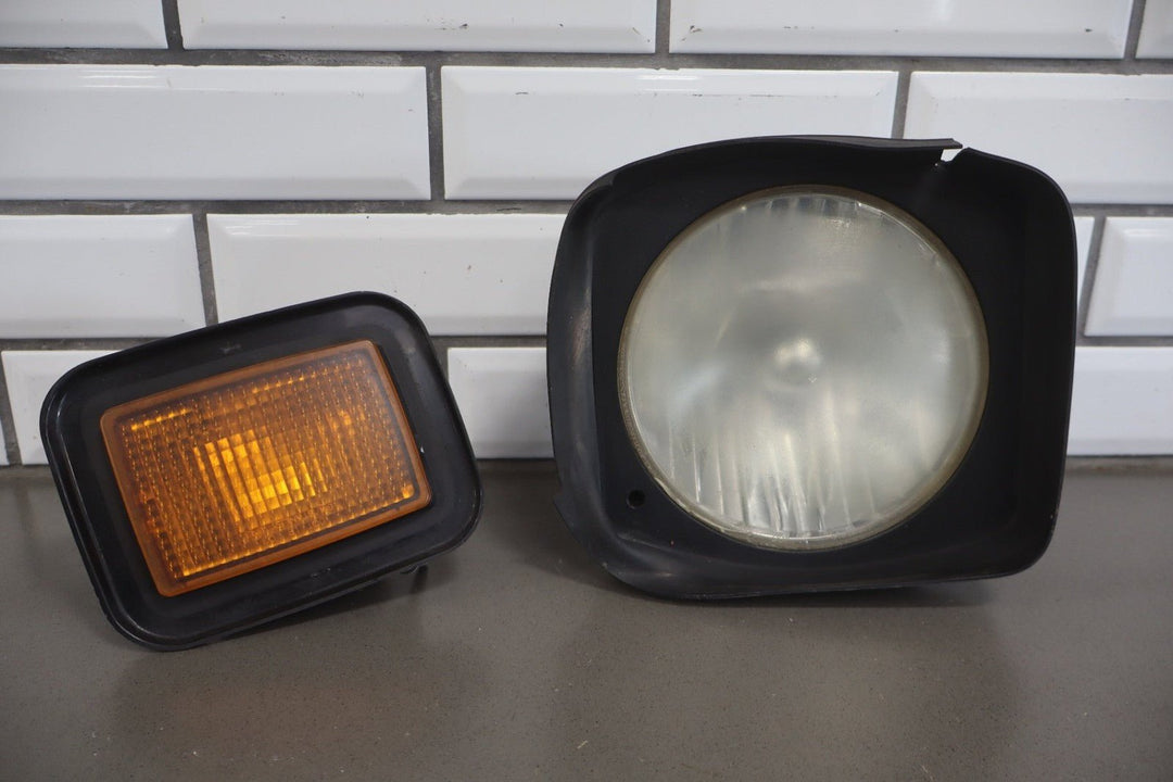 2005 Hummer H2 Right Headlamp W/Turn Signal OEM *Hazy*