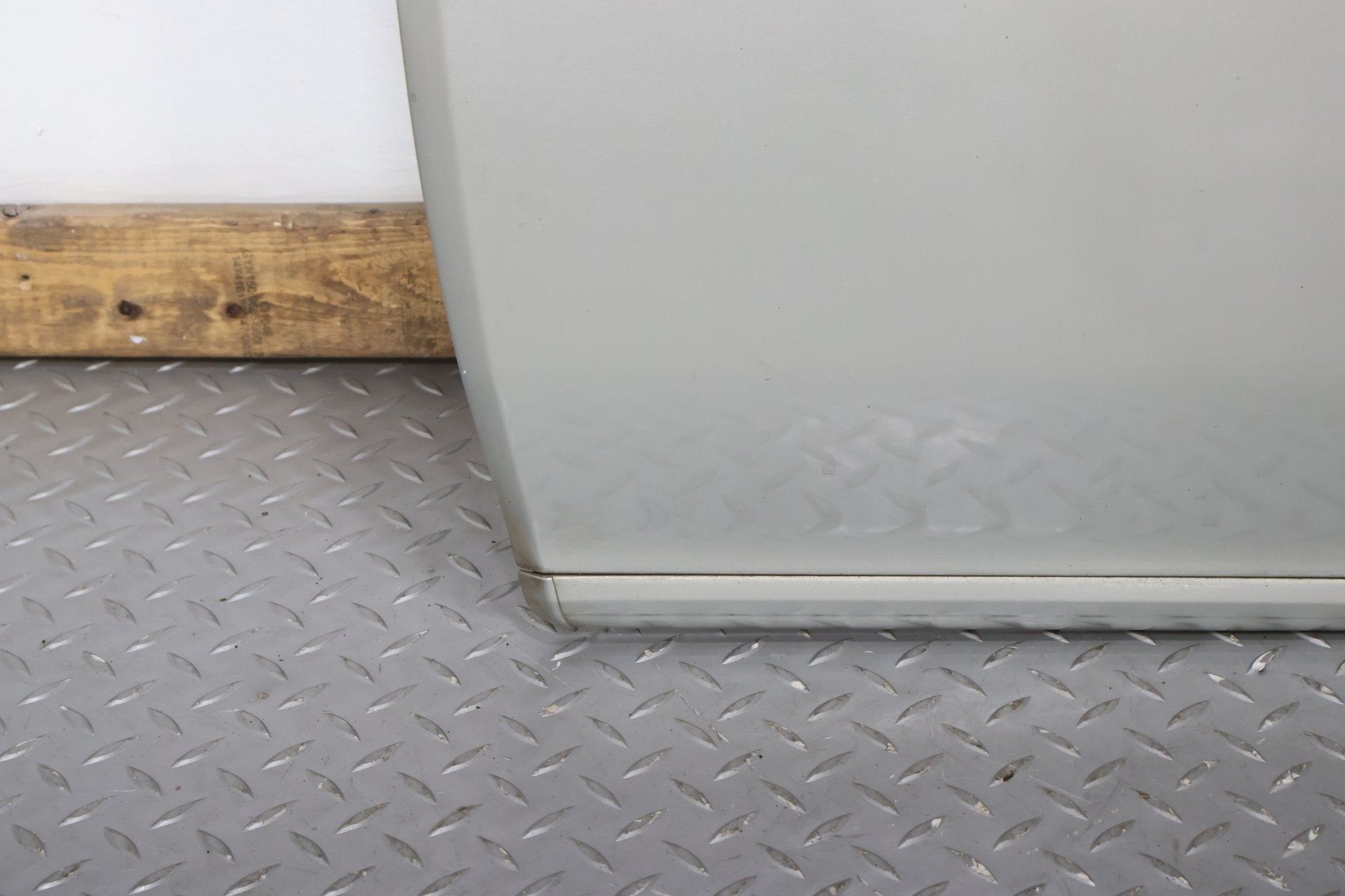 2005 Lexus GX470- REAR DOOR MOULDING