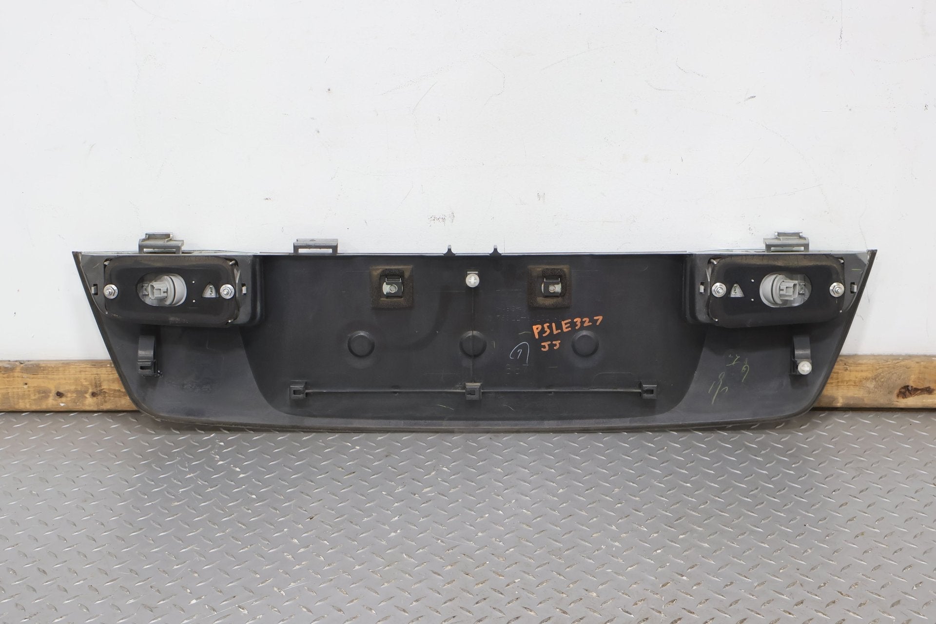 2005 Lexus GX470- Tail Finish Panel