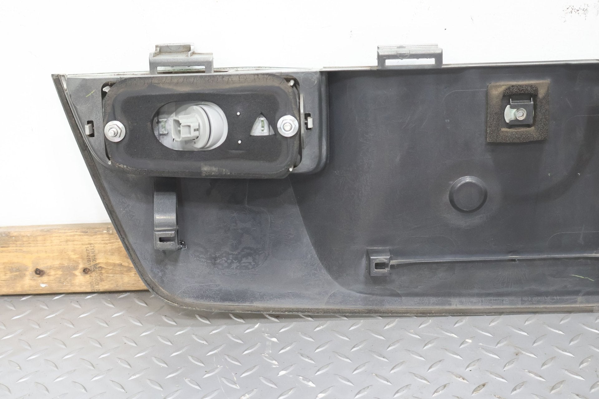 2005 Lexus GX470- Tail Finish Panel
