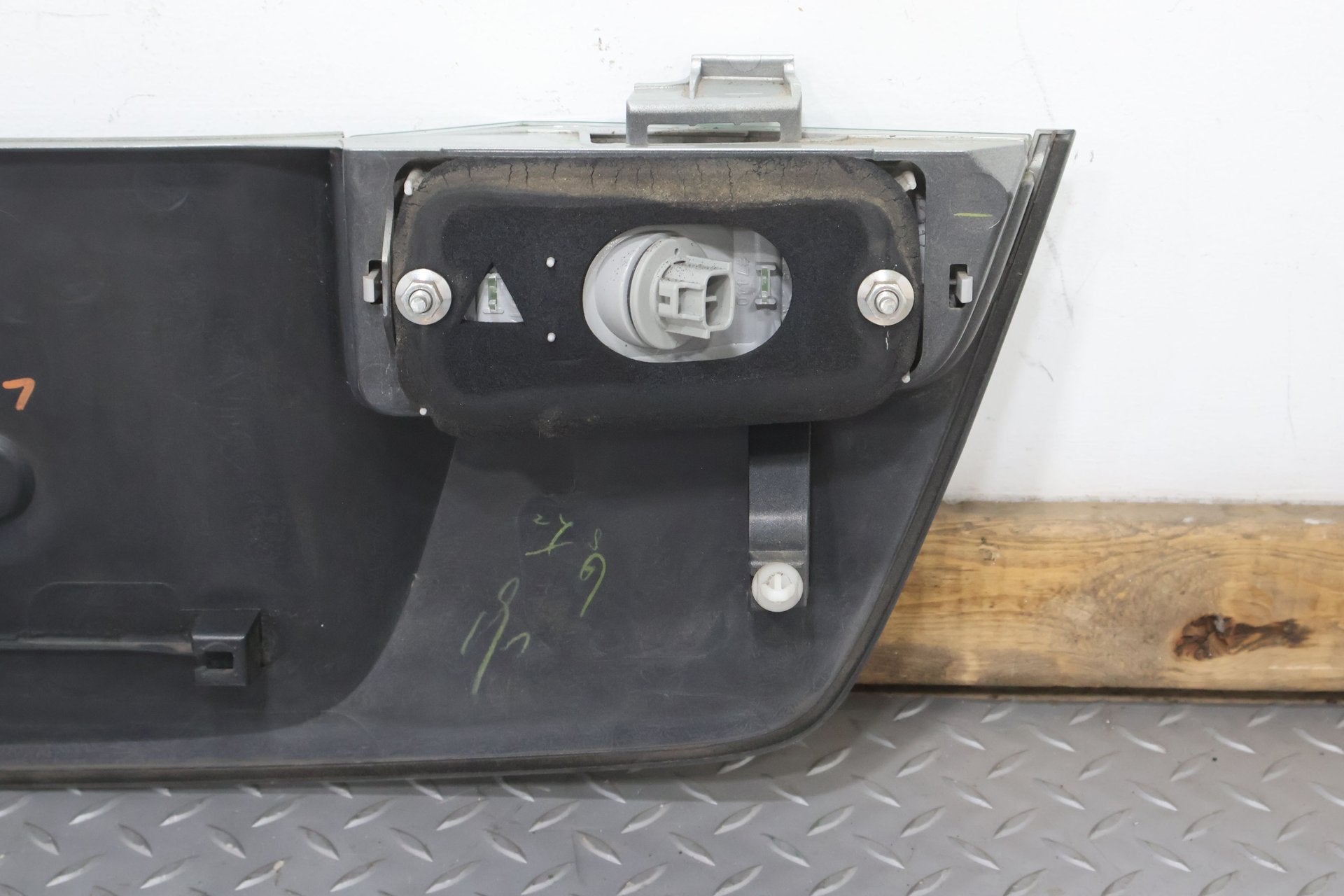 2005 Lexus GX470- Tail Finish Panel