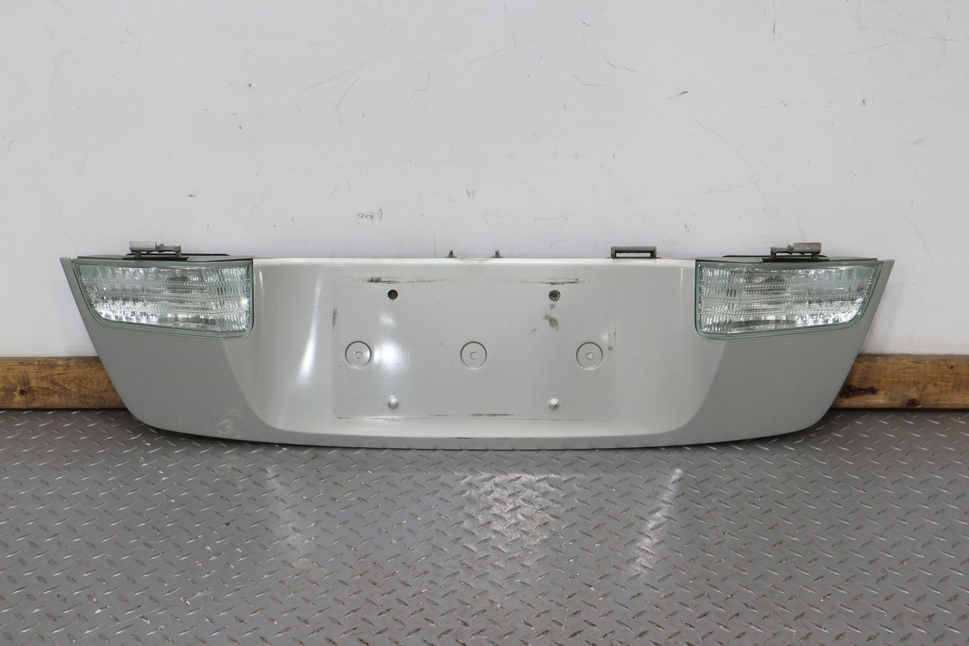 2005 Lexus GX470- Tail Finish Panel