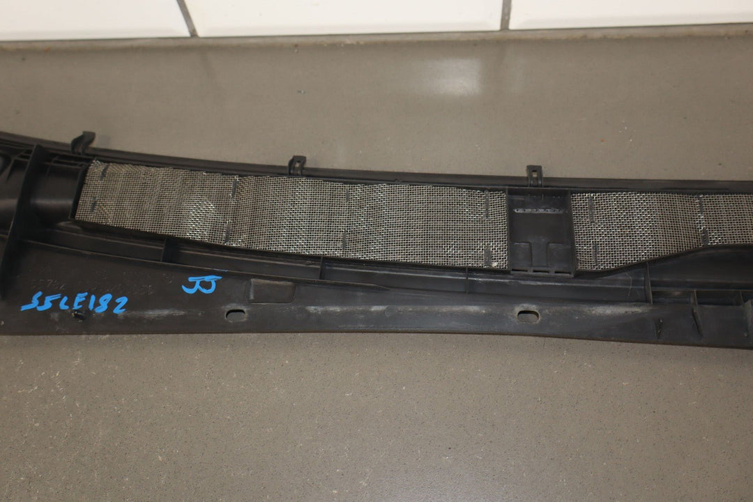 2005 Lexus LX470 / Land Cruiser 2 - Piece Cowl Vent Panel