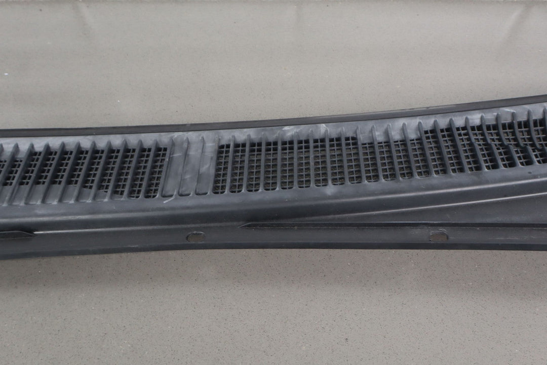 2005 Lexus LX470 / Land Cruiser 2 - Piece Cowl Vent Panel