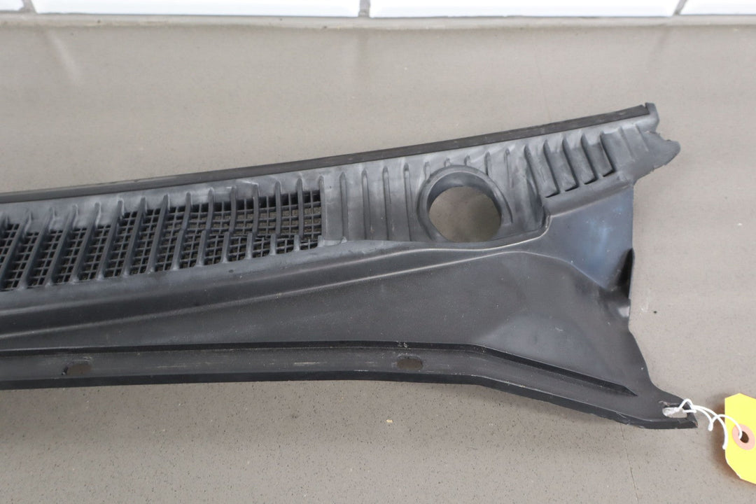 2005 Lexus LX470 / Land Cruiser 2 - Piece Cowl Vent Panel