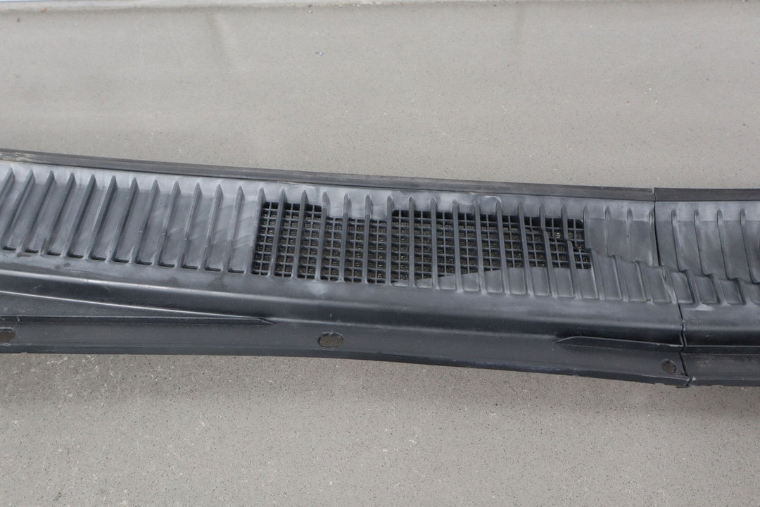 2005 Lexus LX470 / Land Cruiser 2 - Piece Cowl Vent Panel