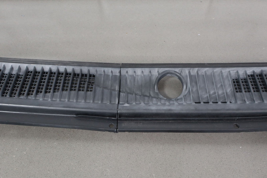2005 Lexus LX470 / Land Cruiser 2 - Piece Cowl Vent Panel