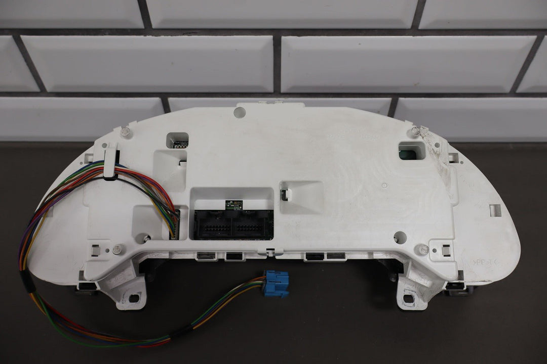 *2005 ONLY* C6 Corvette Base Model OEM 200MPH Speedometer Cluster