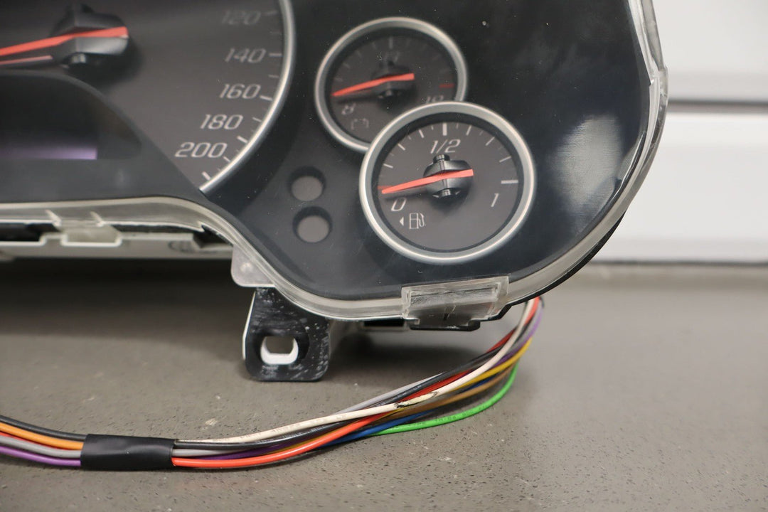 *2005 ONLY* C6 Corvette Base Model OEM 200MPH Speedometer Cluster