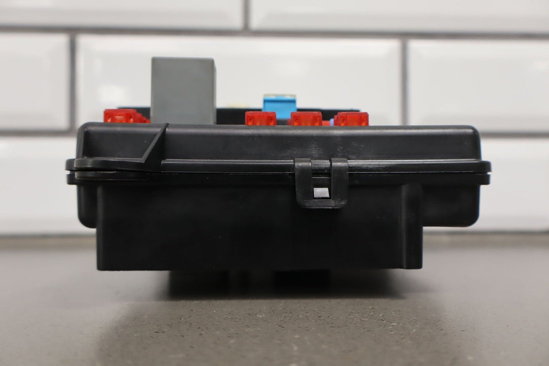 *2005 Only* C6 Corvette Body Control Module W/Fuses & Relays OEM