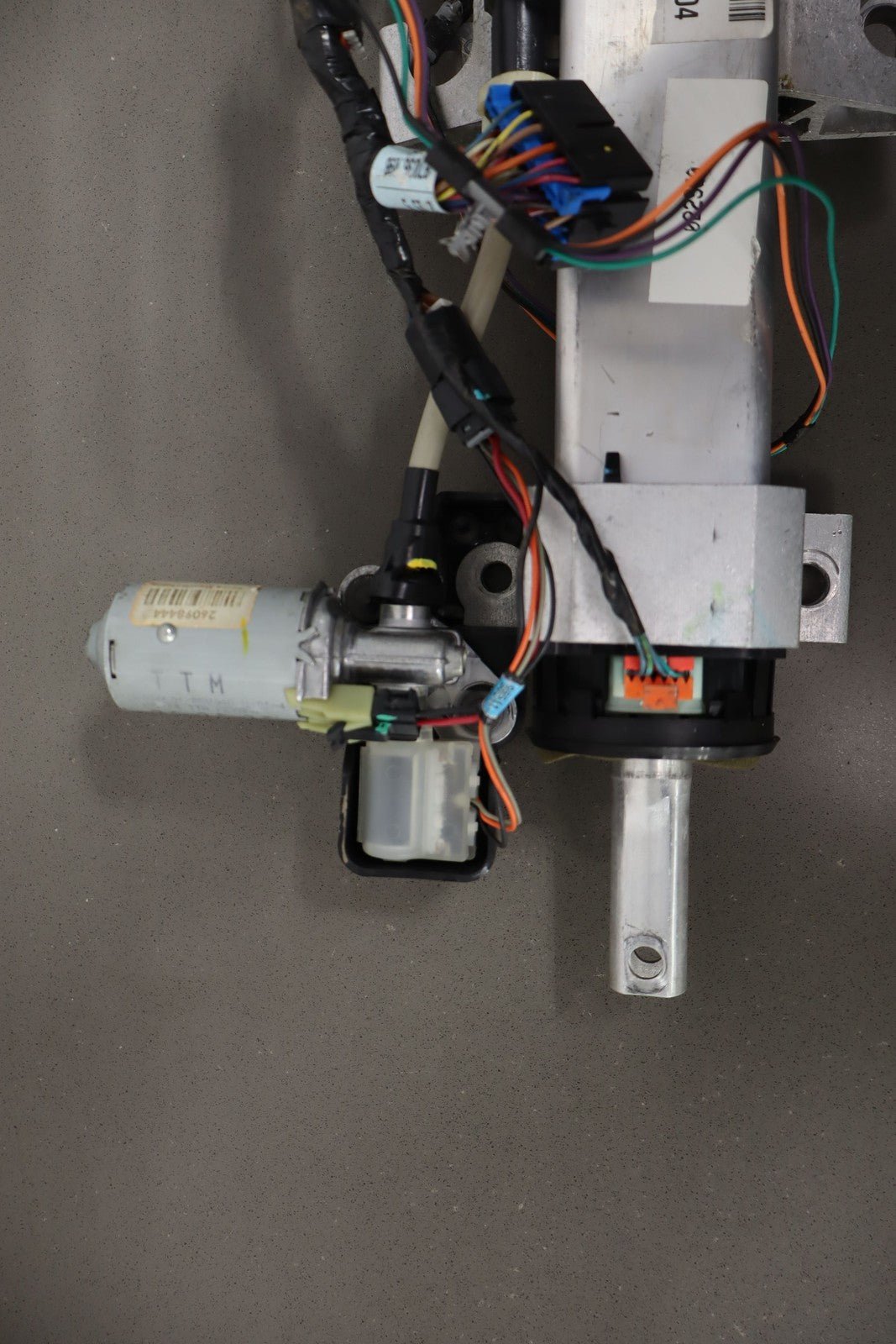 2005 *Only* C6 Corvette (Manual Trans/Floor Shift) Steering Column