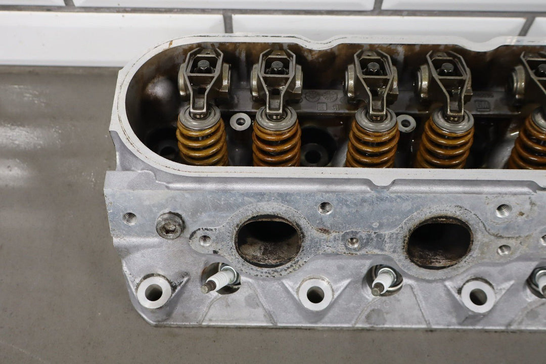 2005 Pontiac GTO Cylinder Head 12629058