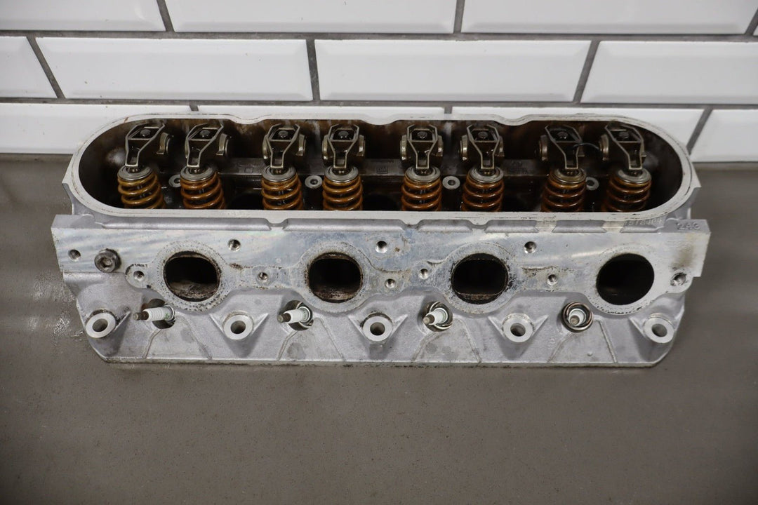 2005 Pontiac GTO Cylinder Head 12629058