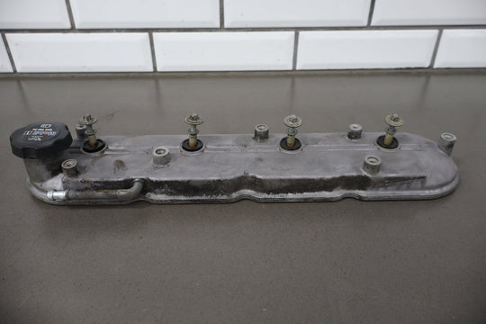 2005 Pontiac GTO Valve Cover 12568998