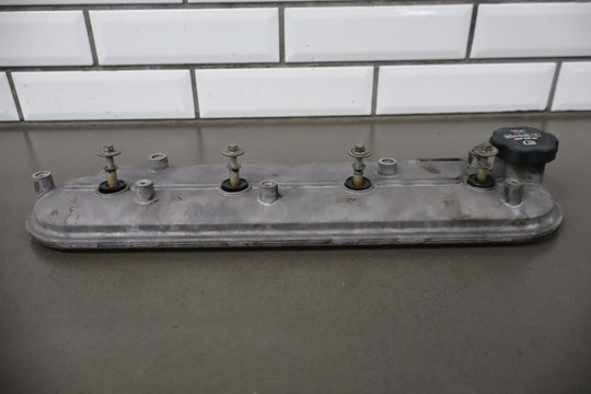 2005 Pontiac GTO Valve Cover 12568998