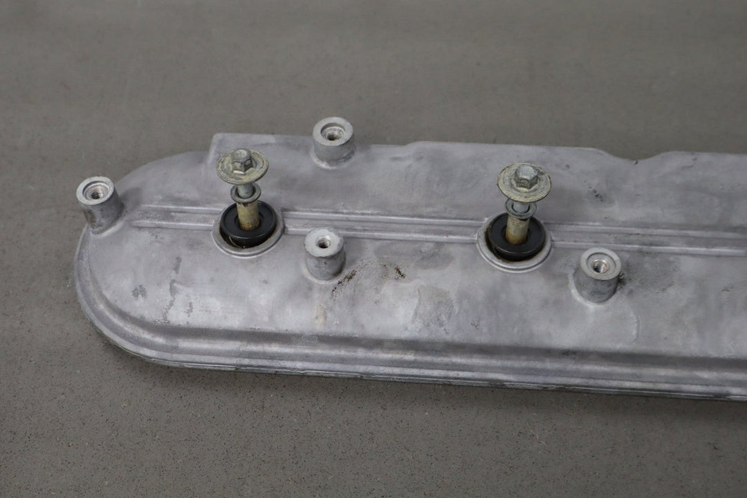 2005 Pontiac GTO Valve Cover 12568998