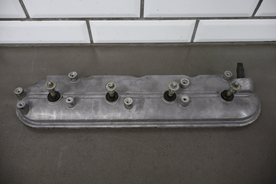 2005 Pontiac GTO Valve Cover 12568998