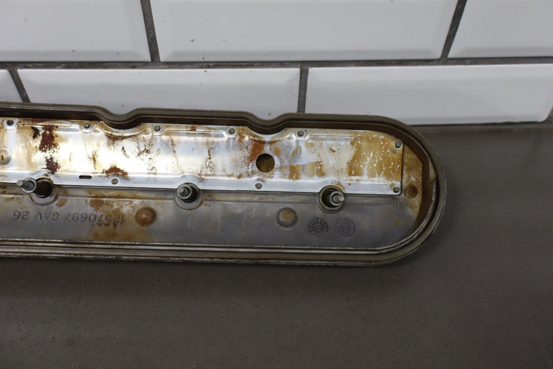 2005 Pontiac GTO Valve Cover 12568998