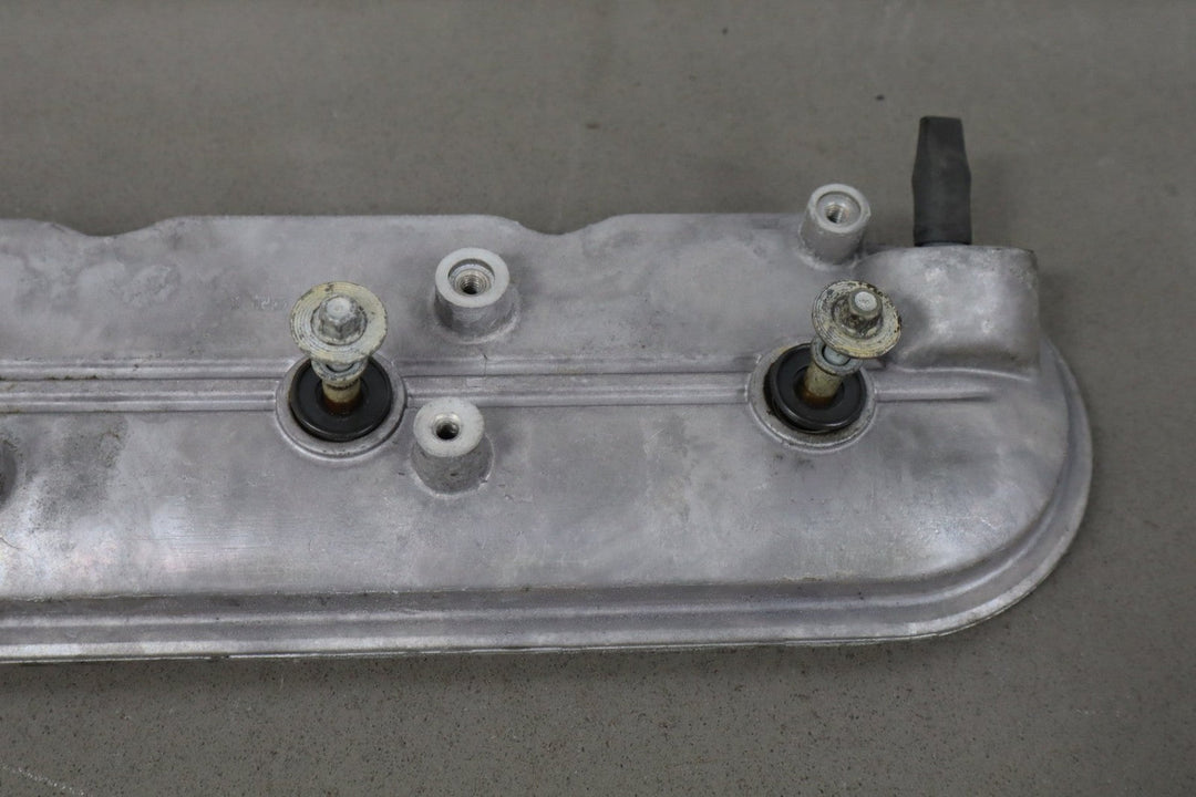 2005 Pontiac GTO Valve Cover 12568998