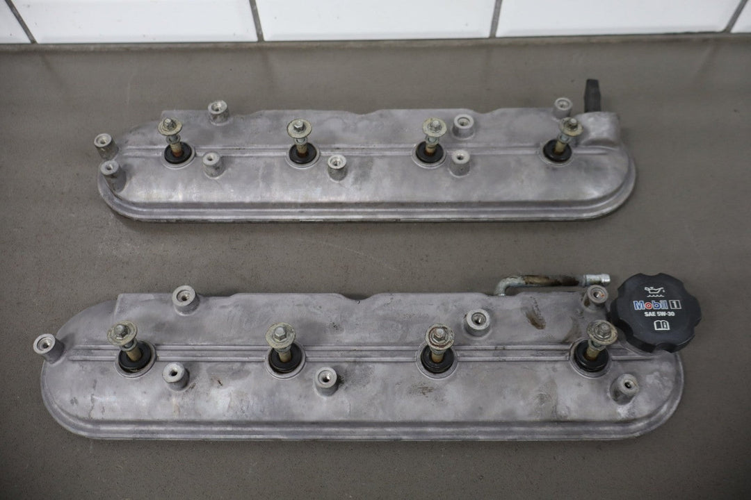 2005 Pontiac GTO Valve Cover 12568998