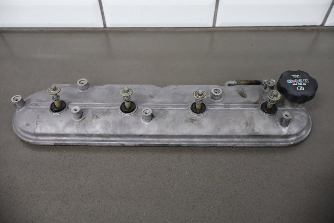 2005 Pontiac GTO Valve Cover 12568998