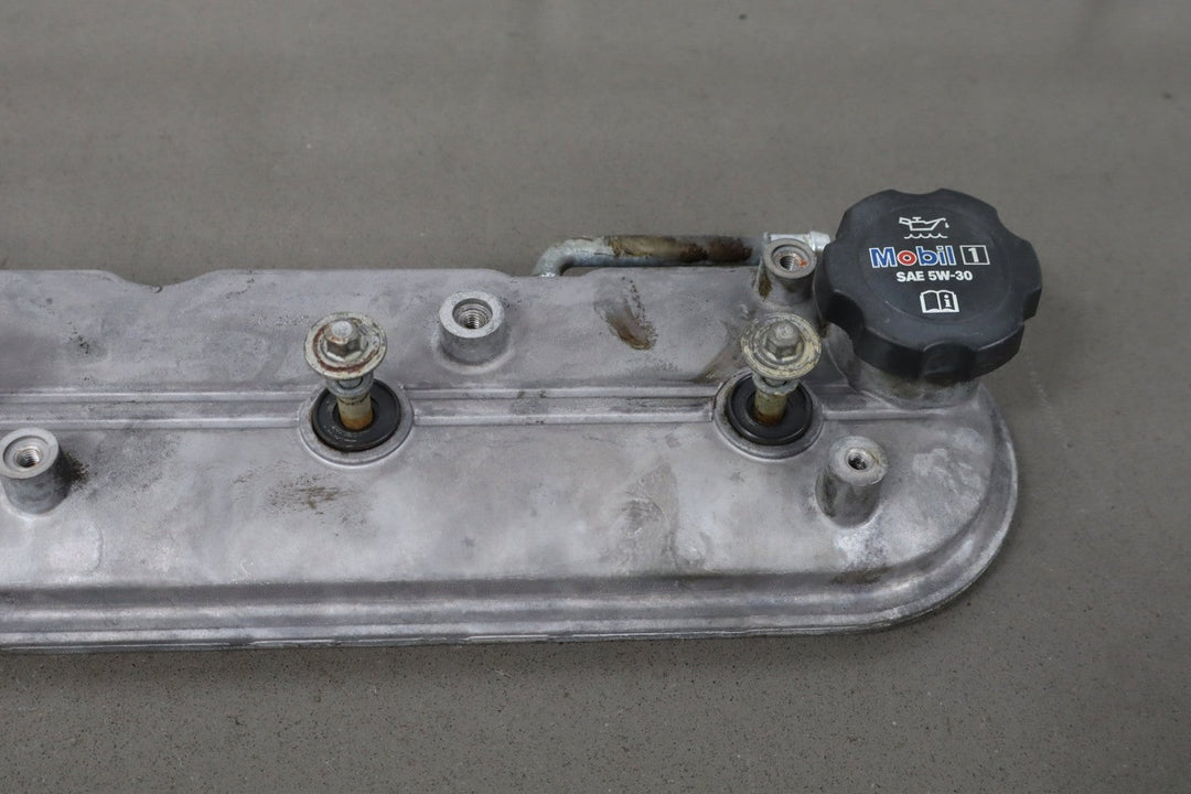 2005 Pontiac GTO Valve Cover 12568998