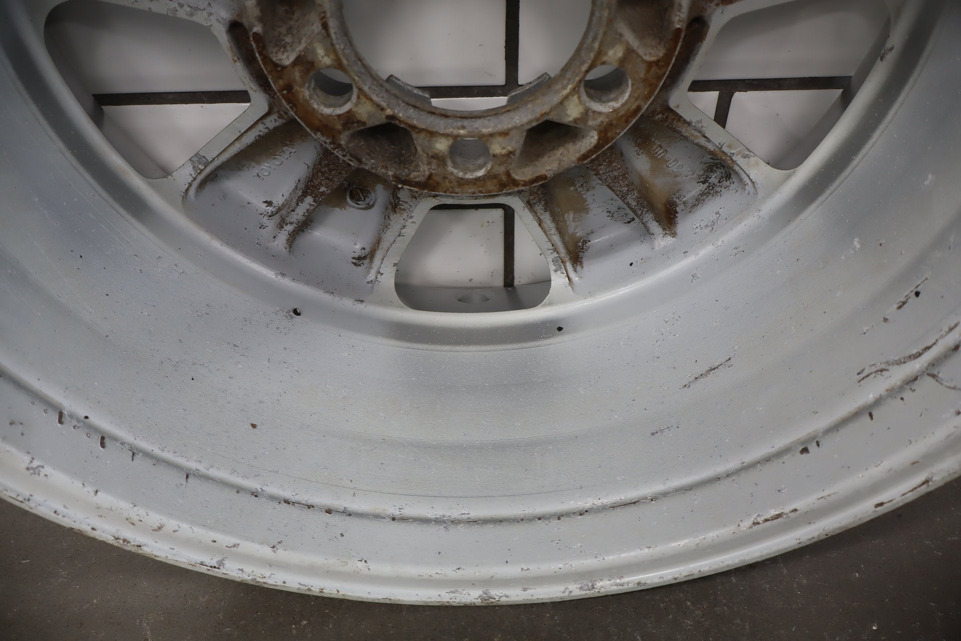 2005 Toyota 4Runner Alloy Wheel 4261135271 OEM
