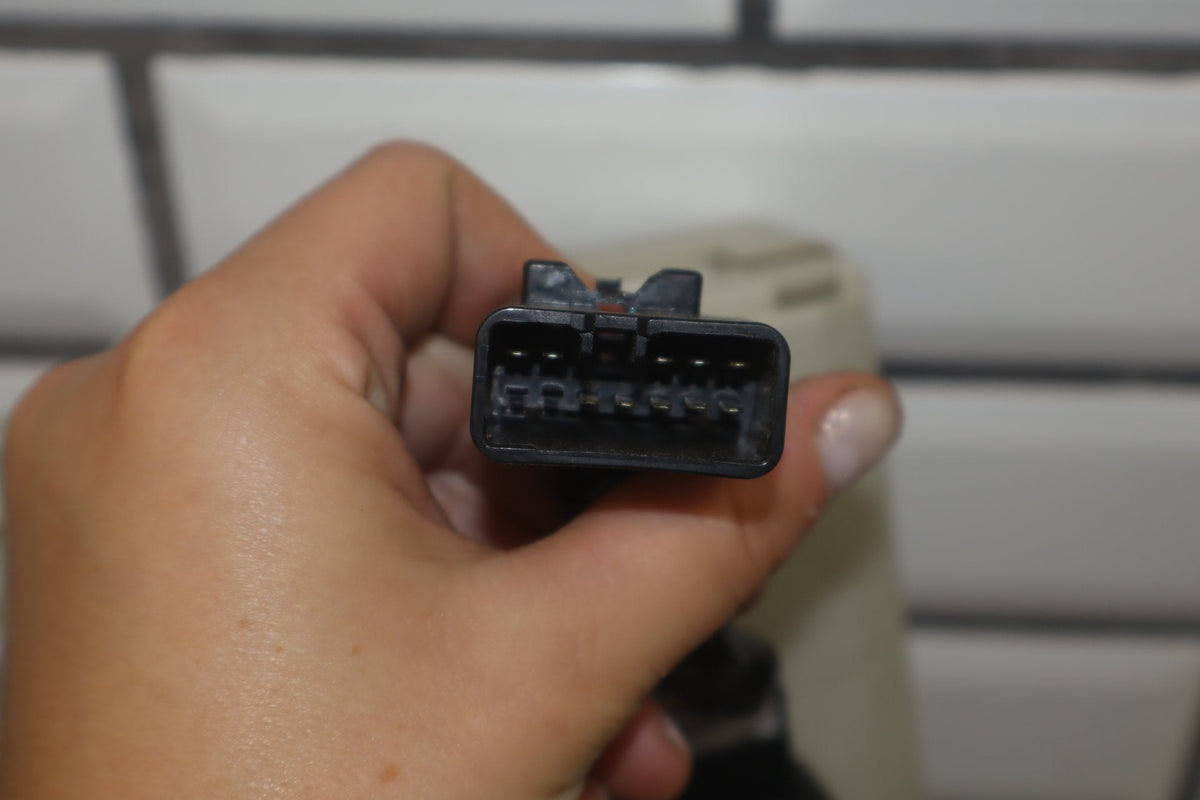 2005 Toyota 4Runner SR5 N210 4.7L Gasoline Cabin Fuse Box