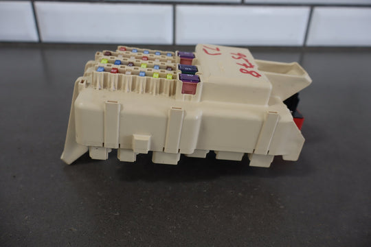 2005 Toyota Sequoia SR5 4.7 Cabin Fuse Box