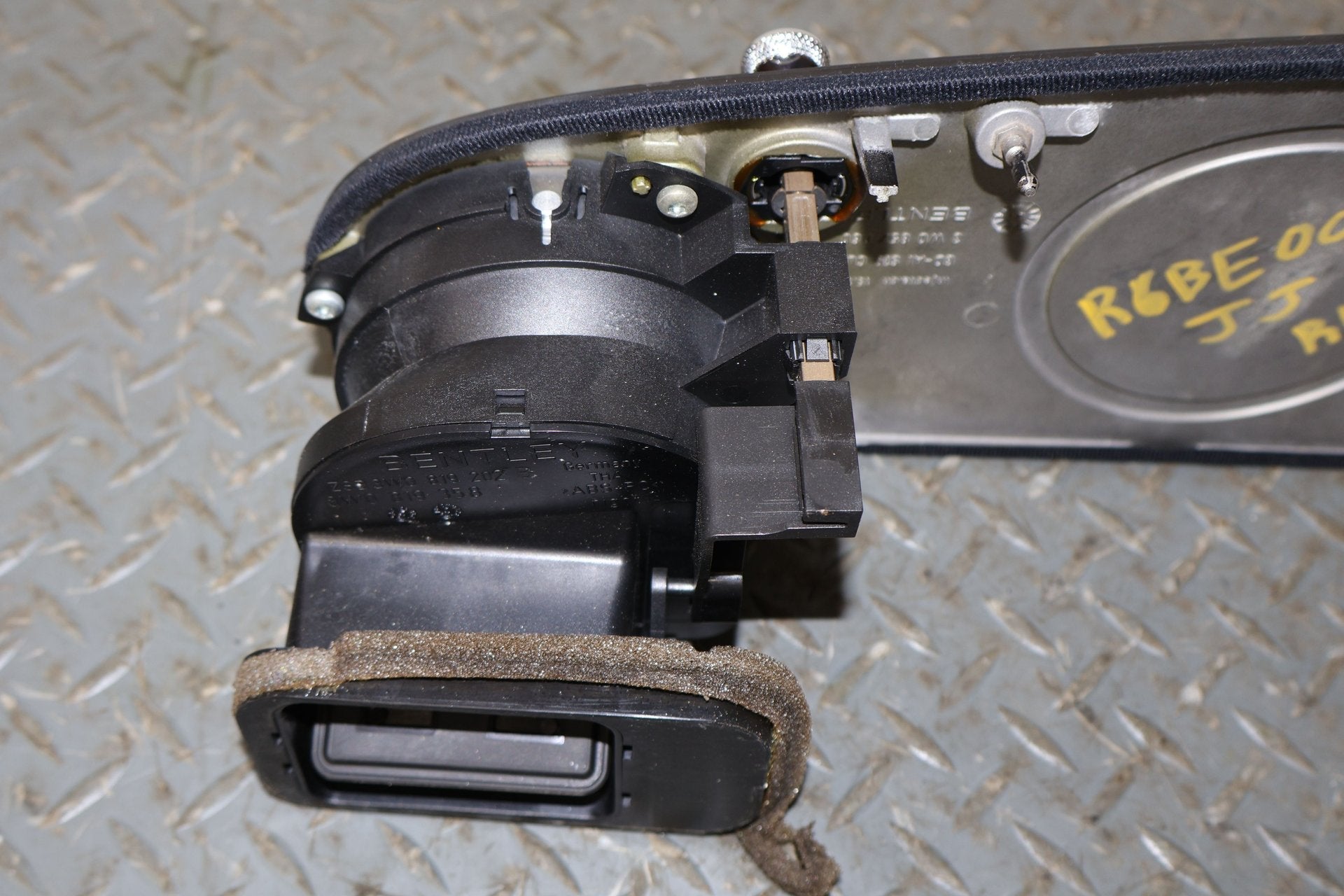 2006 Bentley Continental- Dash Vent