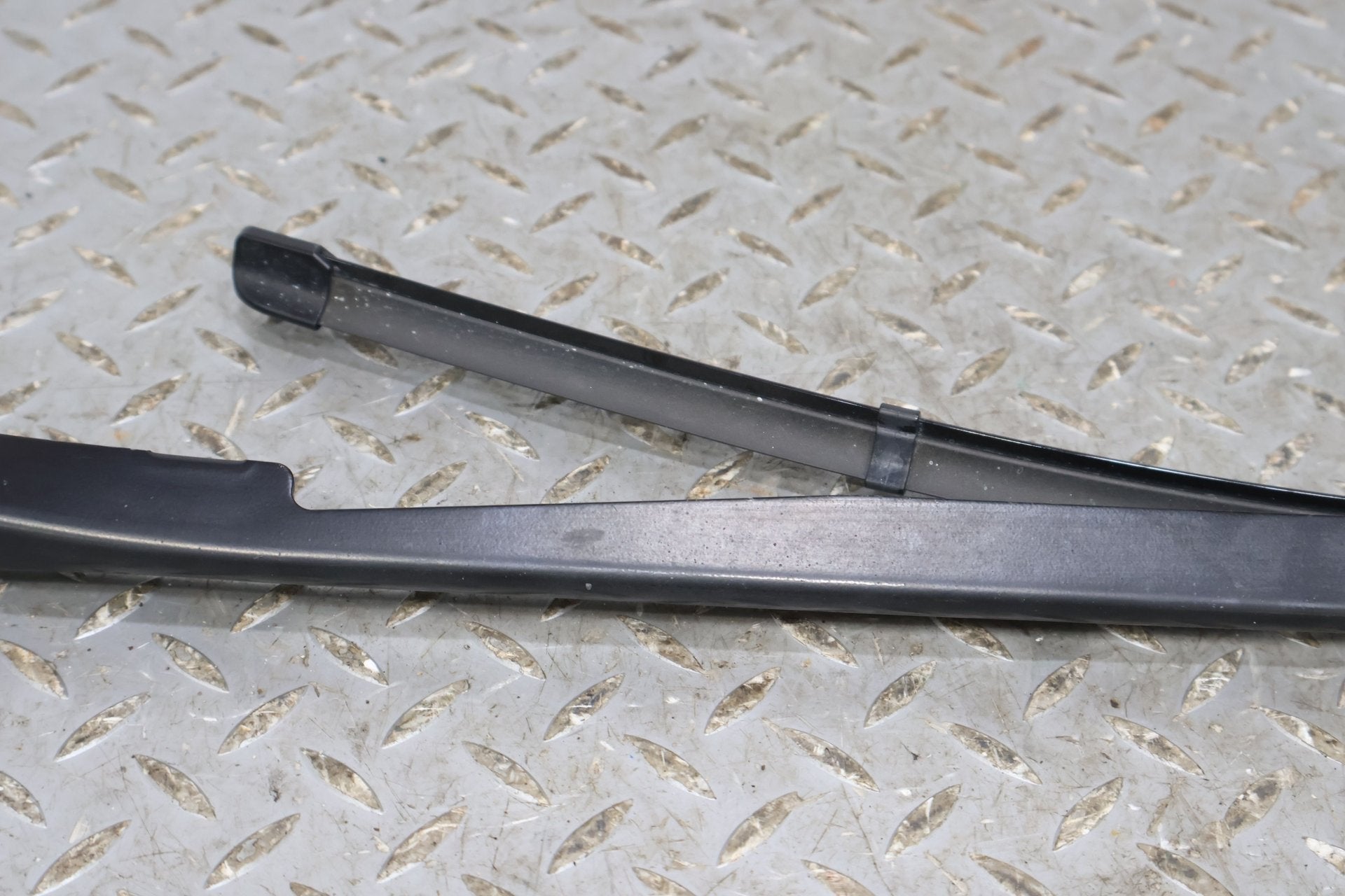 2006 Bentley Continental- Wiper Arm