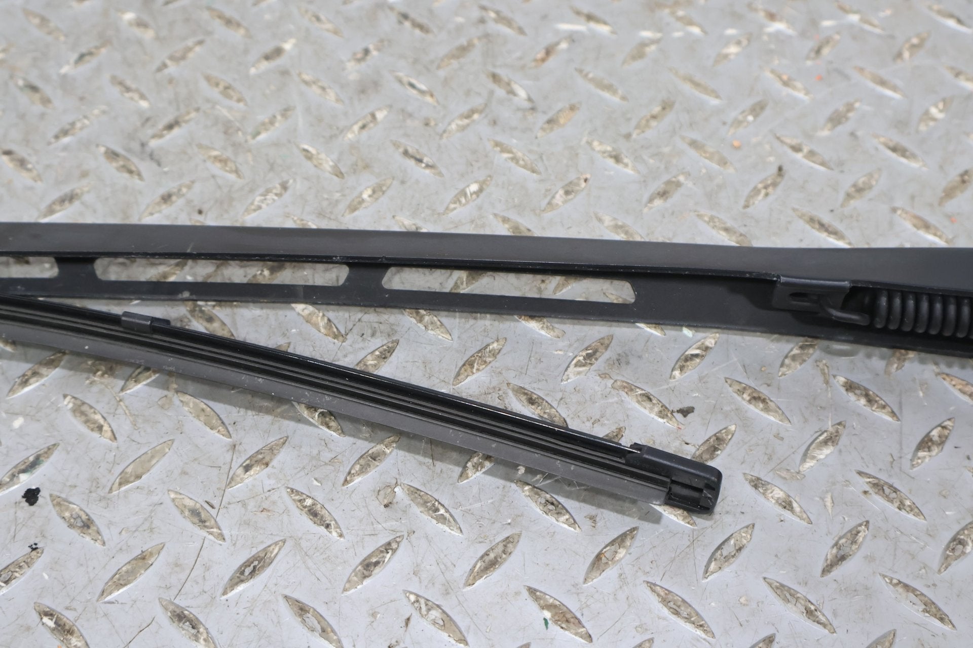 2006 Bentley Continental- Wiper Arm