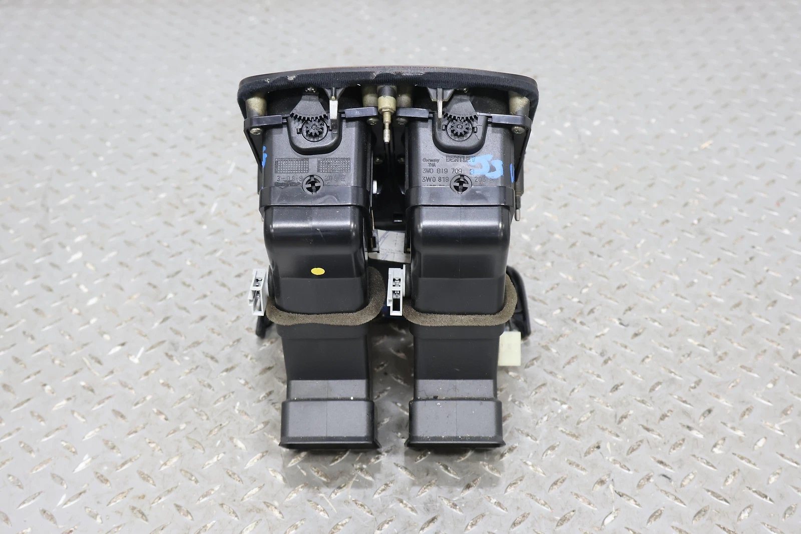 2006 BENTLY- Front Console